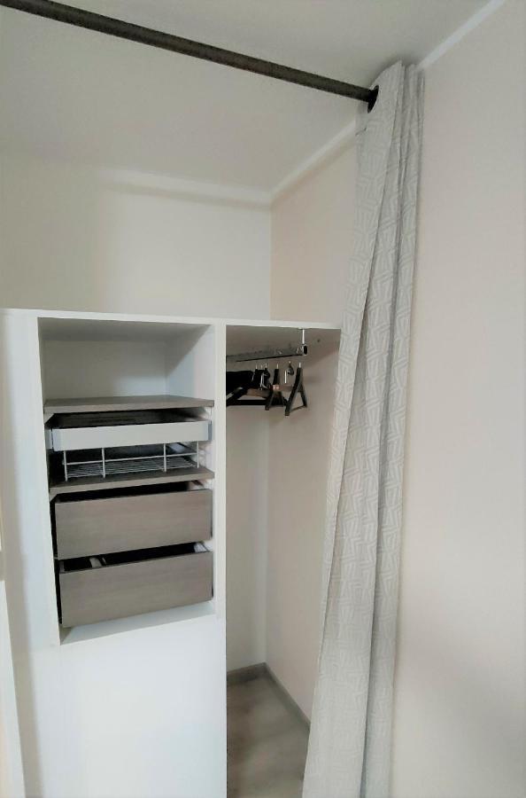 Lovely Flat Nearby Paris Fully Redone With Free Parking On Premises And Balcony Clichy Esterno foto