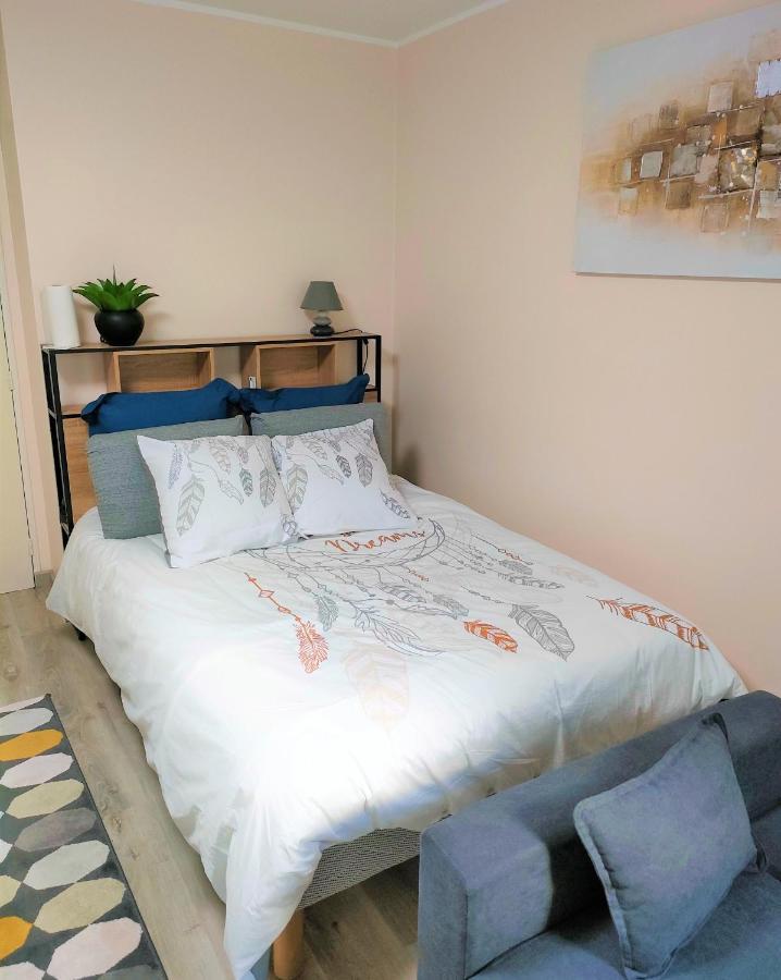 Lovely Flat Nearby Paris Fully Redone With Free Parking On Premises And Balcony Clichy Esterno foto
