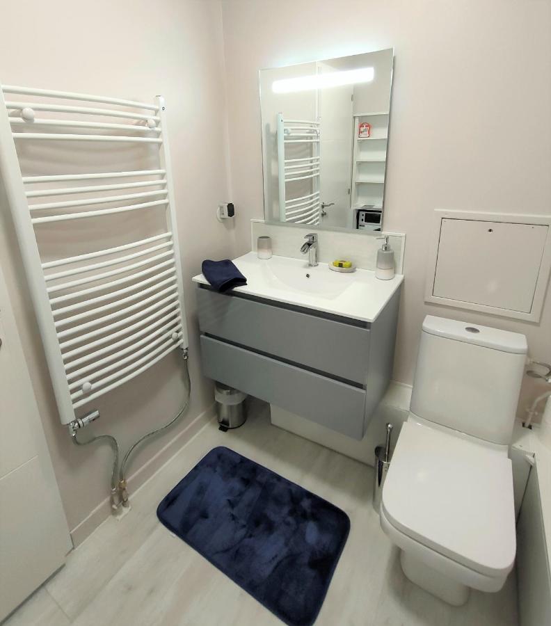 Lovely Flat Nearby Paris Fully Redone With Free Parking On Premises And Balcony Clichy Esterno foto