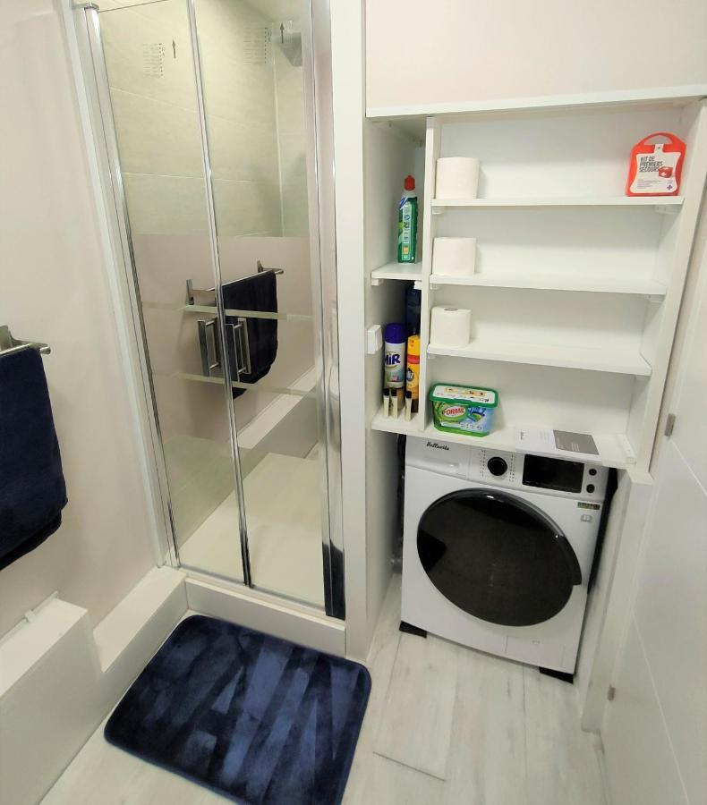 Lovely Flat Nearby Paris Fully Redone With Free Parking On Premises And Balcony Clichy Esterno foto
