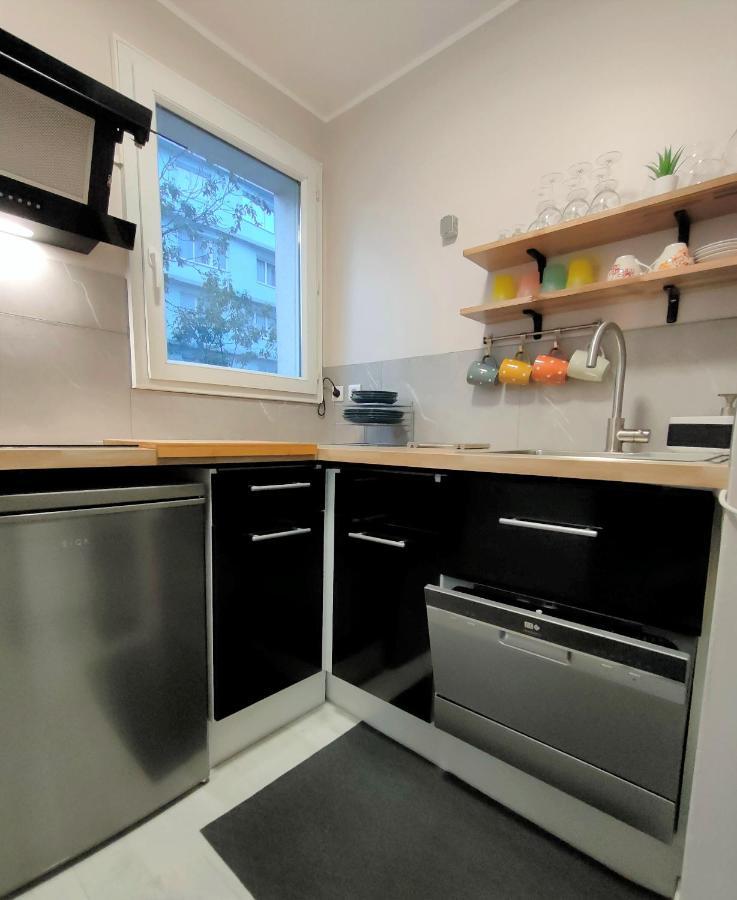 Lovely Flat Nearby Paris Fully Redone With Free Parking On Premises And Balcony Clichy Esterno foto