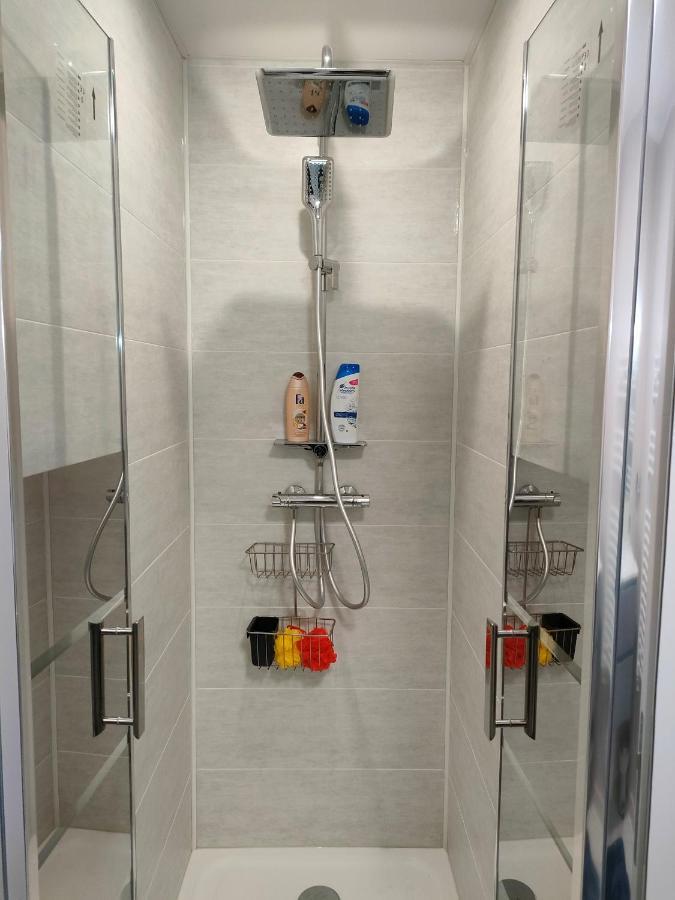 Lovely Flat Nearby Paris Fully Redone With Free Parking On Premises And Balcony Clichy Esterno foto